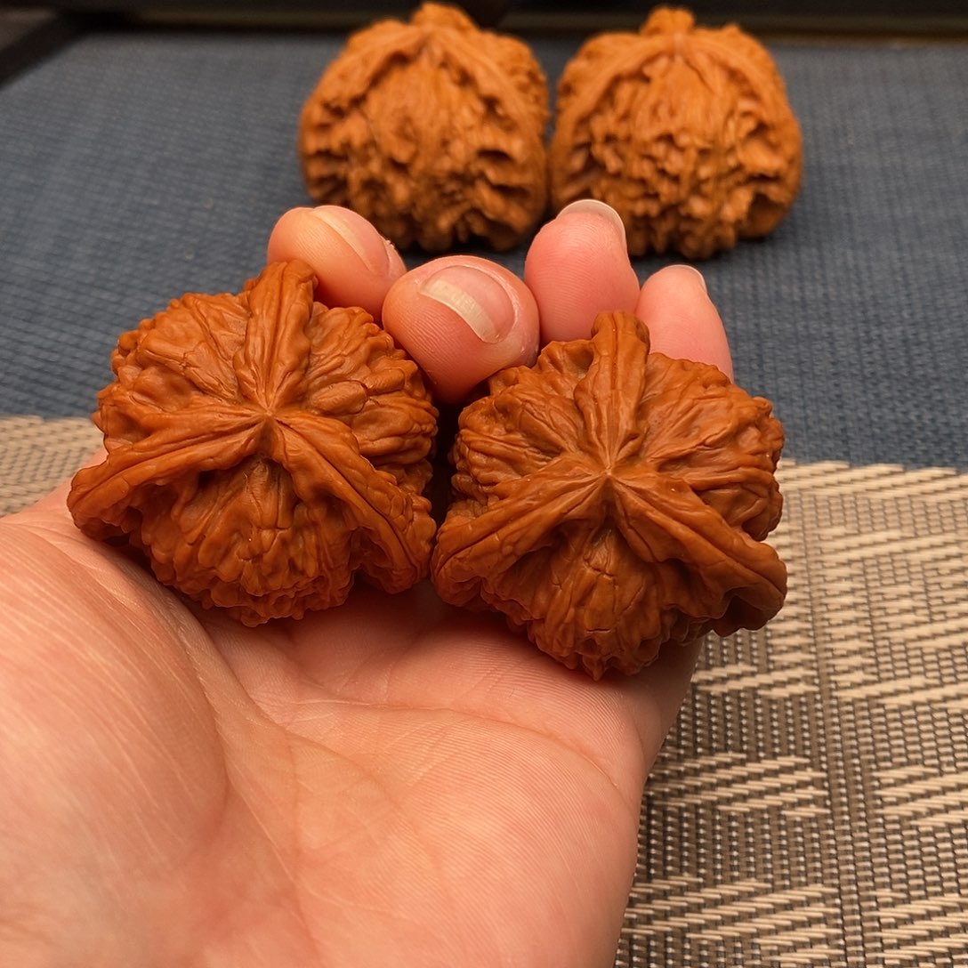 好***散文玩核桃吊坠三棱