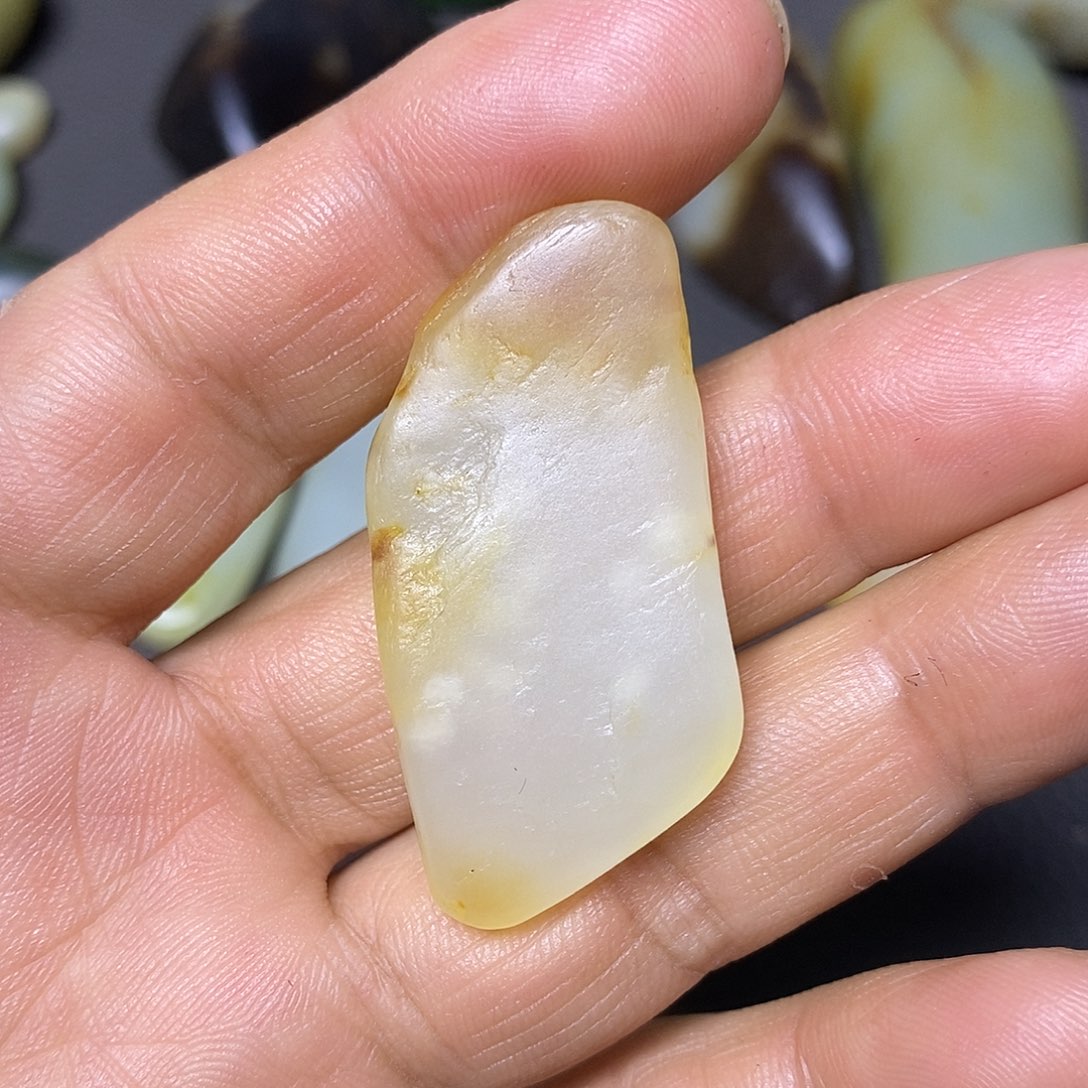 和田玉未镶嵌挂件