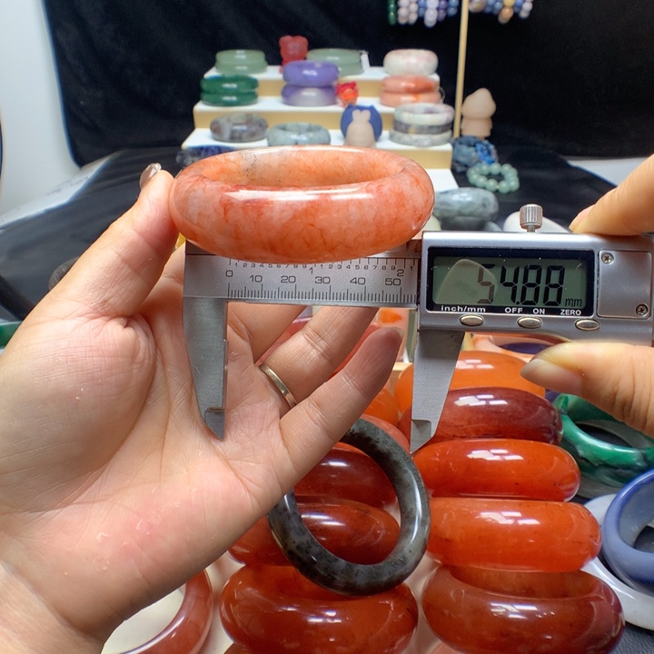 未镶嵌手镯石英质玉