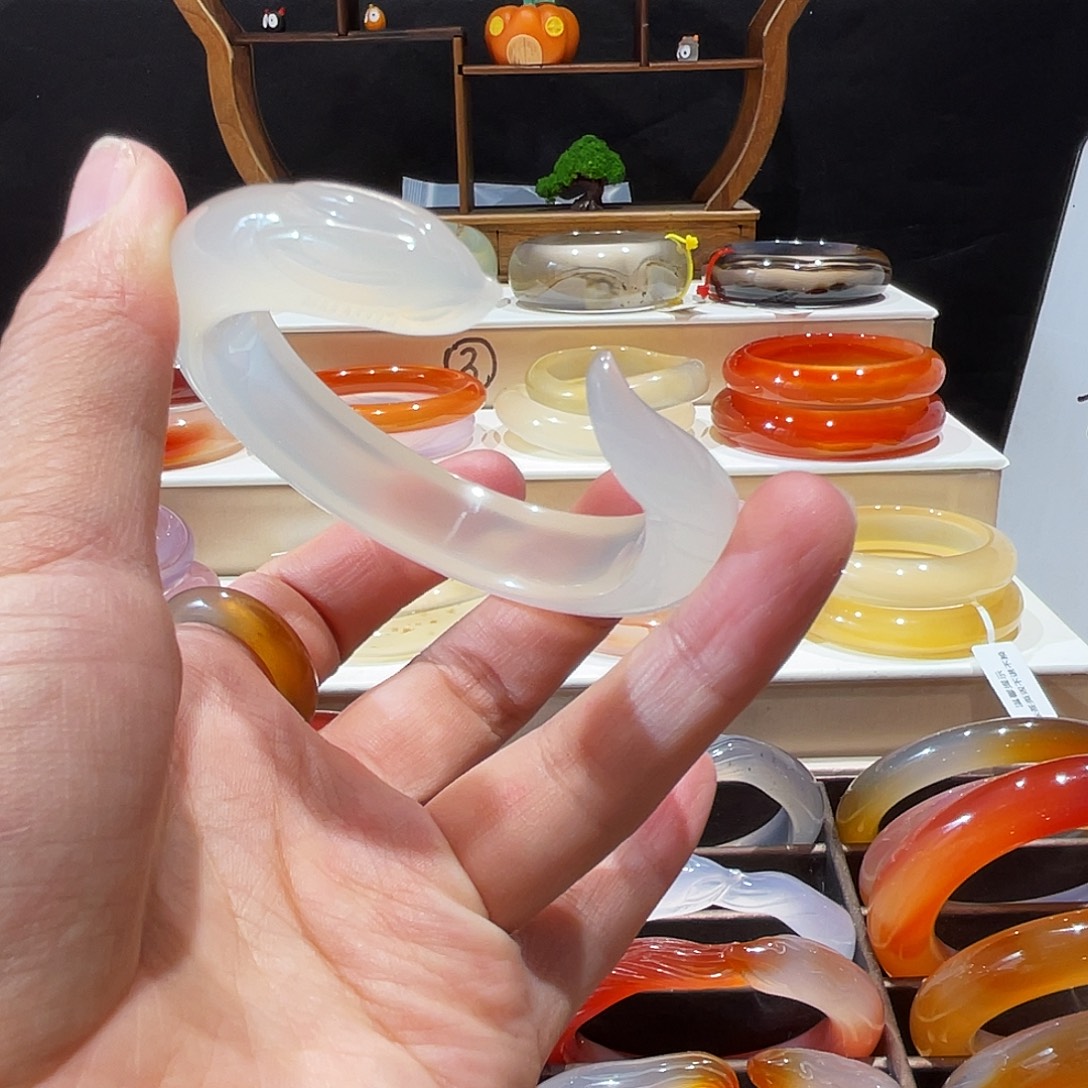 玛瑙/玉髓未镶嵌手镯