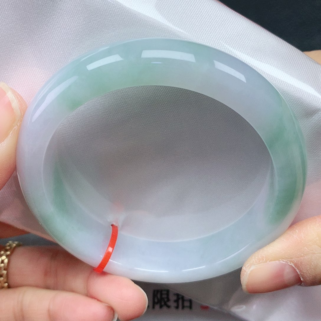 翡翠手镯未镶嵌58圈