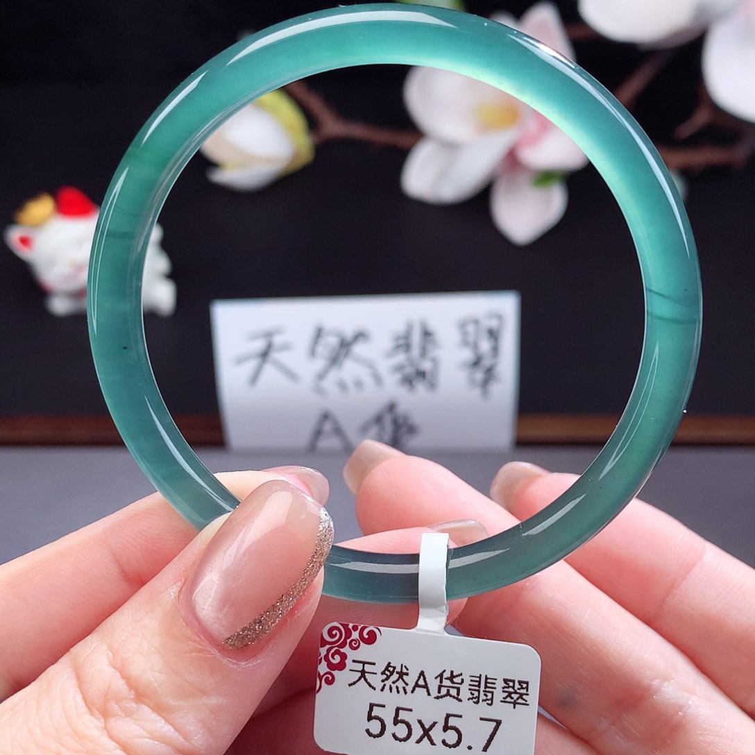 翡翠手镯（圆镯）未镶嵌