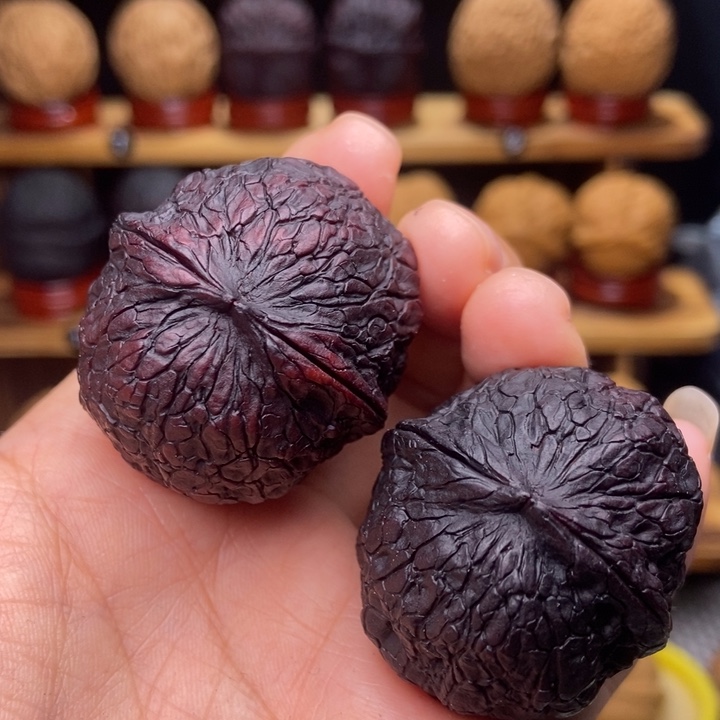 文玩核桃吊坠七彩金丝绣球22