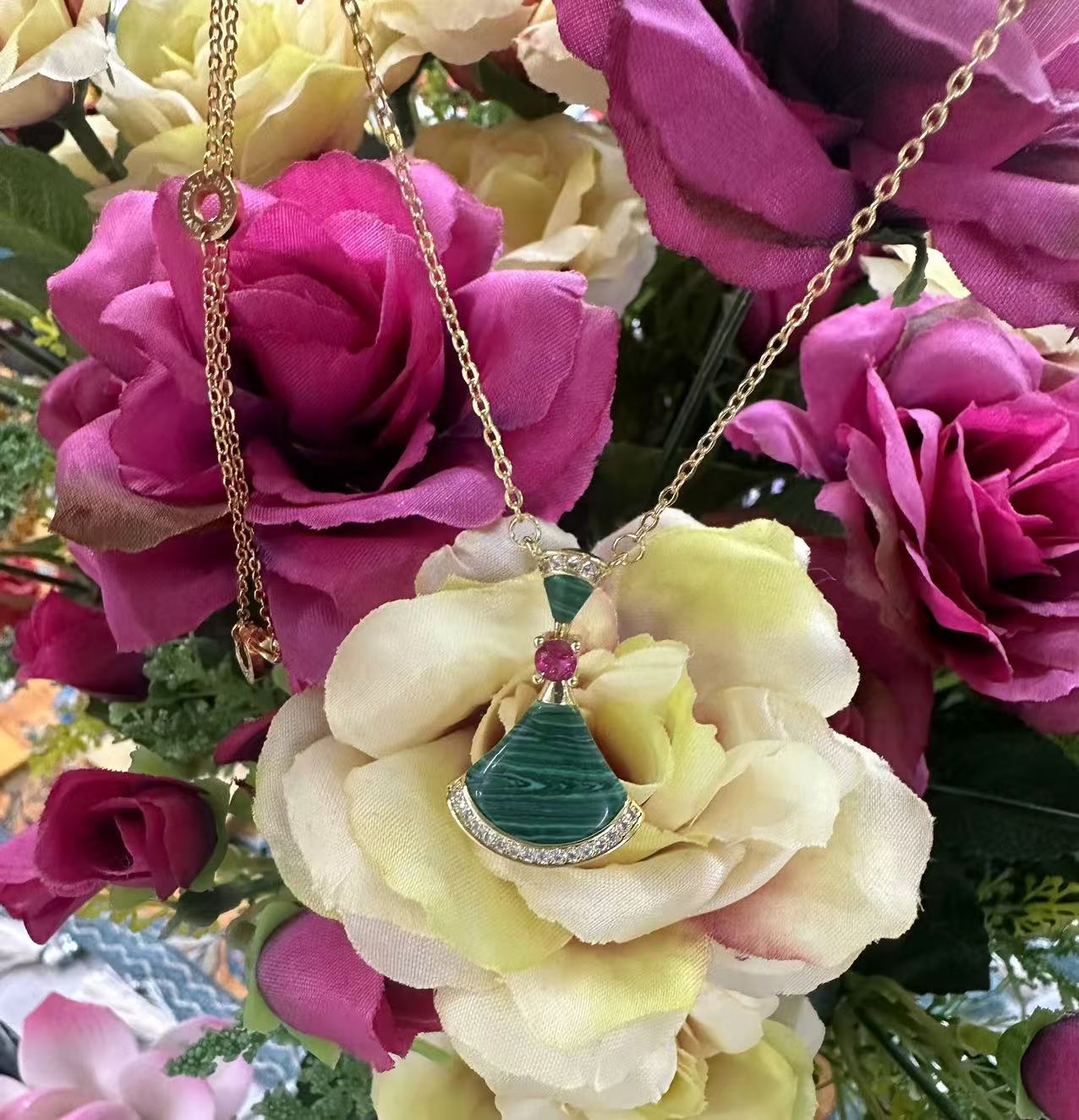 【聪聪珠宝】01024-孔雀石小裙子吊坠-赠链