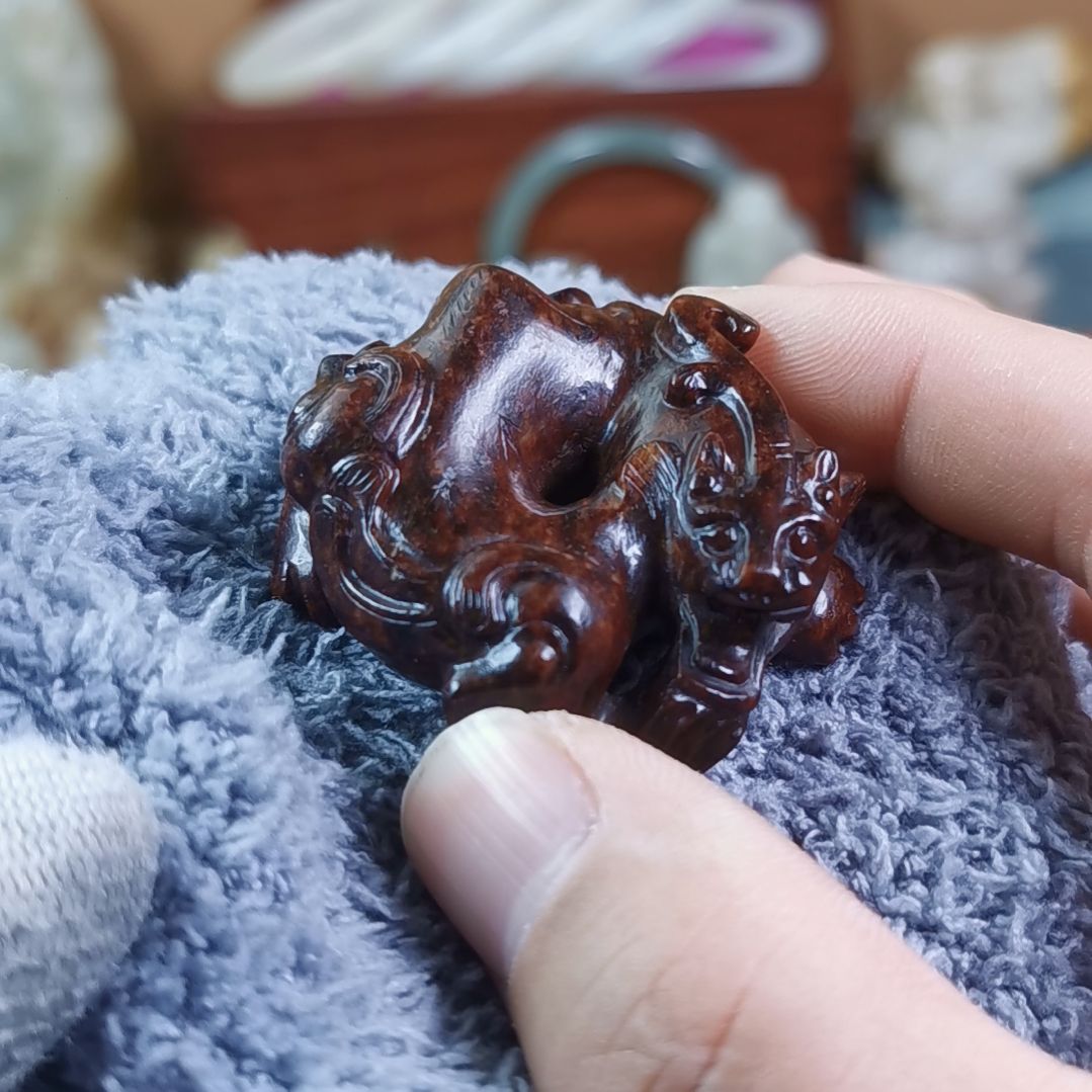 和田玉（糖玉）车挂未镶嵌起****？