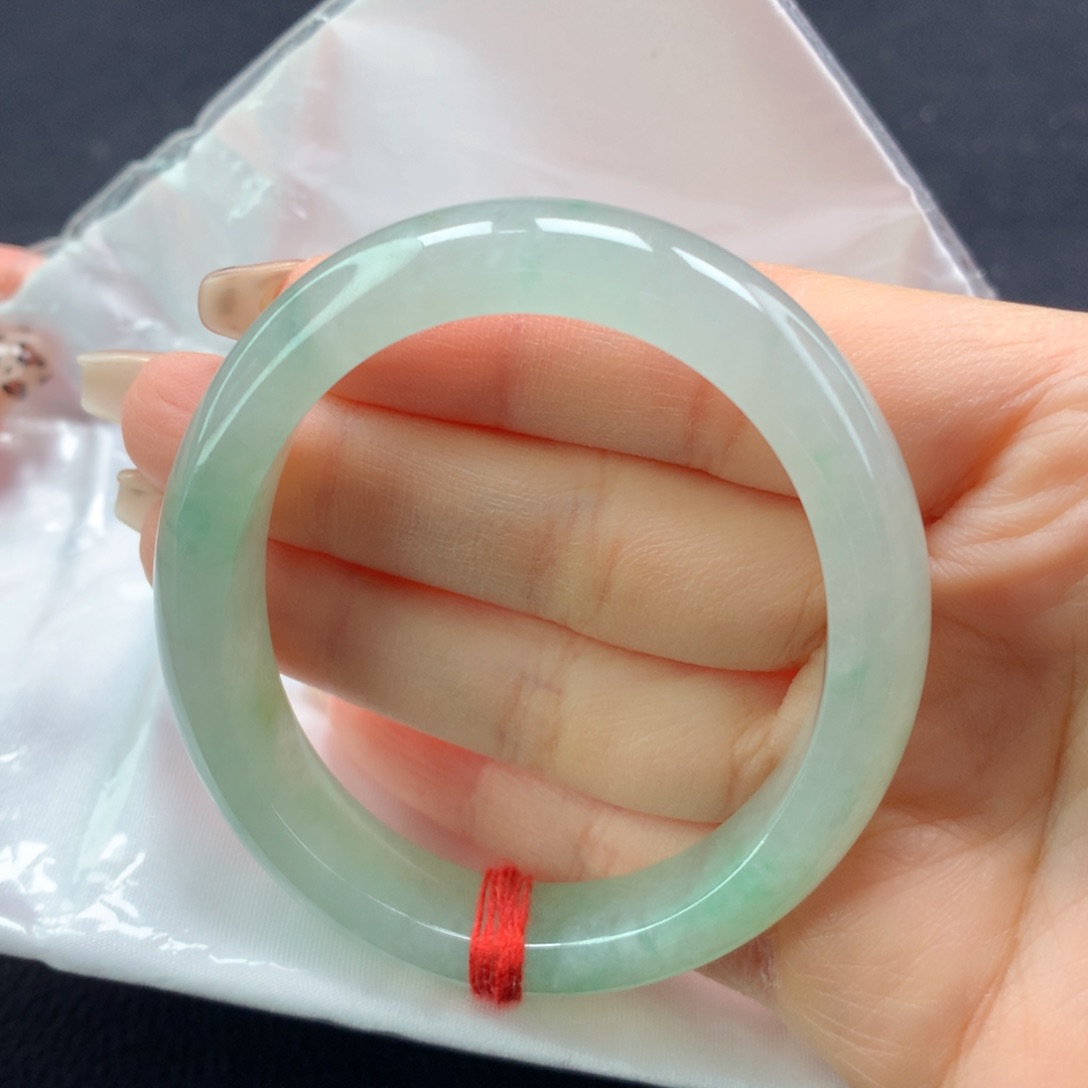 翡翠手镯未镶嵌（20号）（贵妃）正圈51可戴