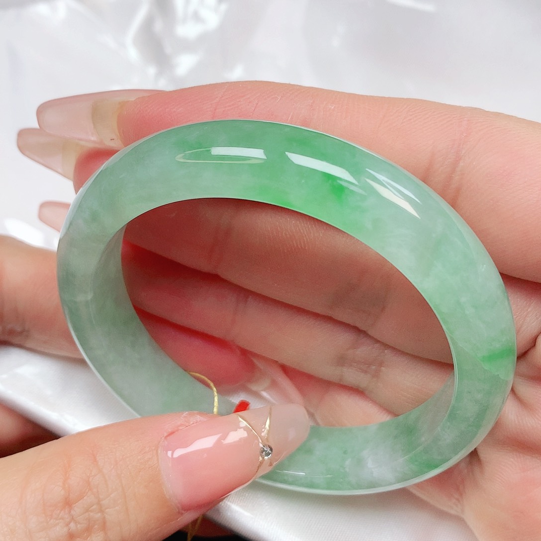 翡翠手镯未镶嵌抖音736