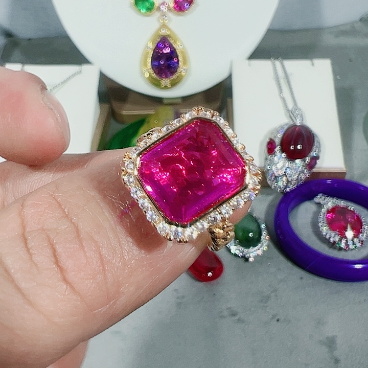 红宝石戒指未镶嵌