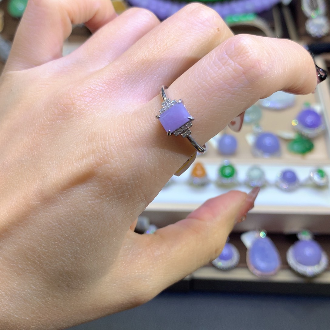 翡翠颈饰银S925镶嵌翡翠吊坠