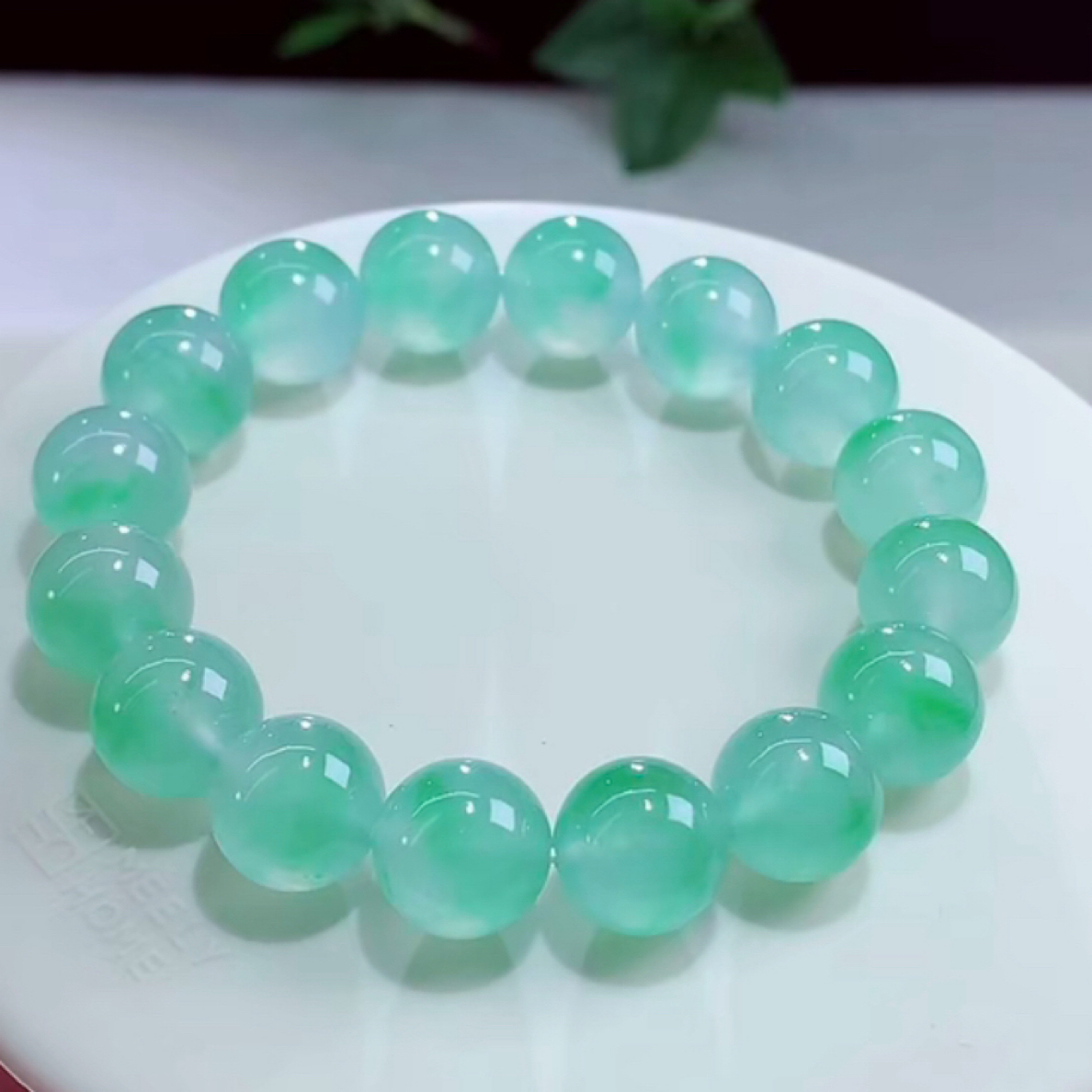 收藏级玻璃种金丝绿手串缅甸天然翡翠A货种色兼备行家品质手链