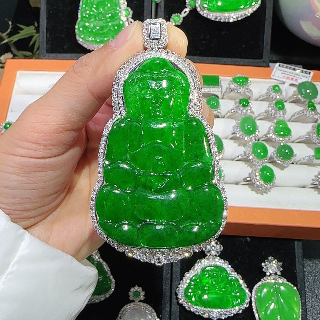 翡翠吊坠(不含链)18K金镶嵌