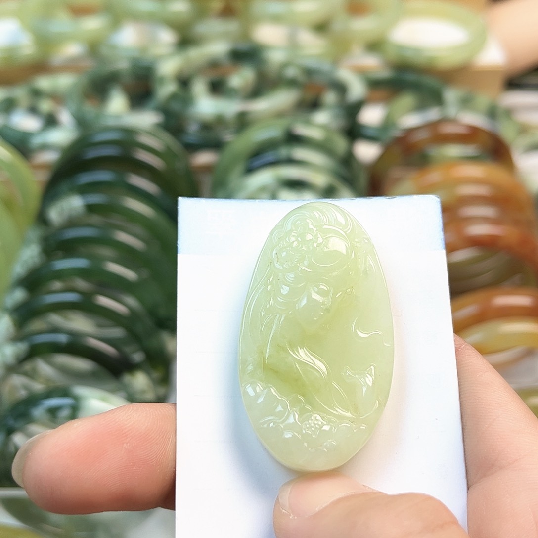 未镶嵌透闪石-蛇纹石玉手镯