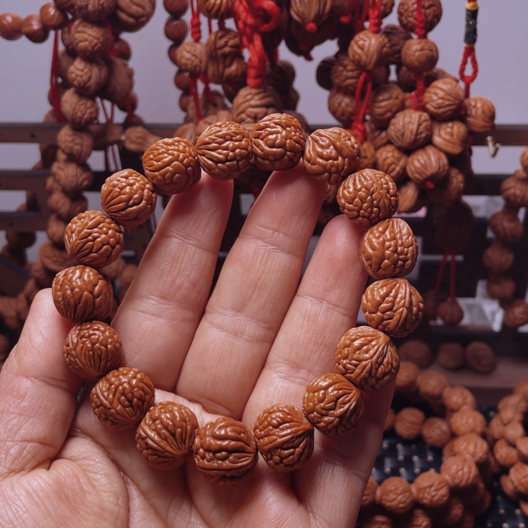 木质类龙纹桃枭手串