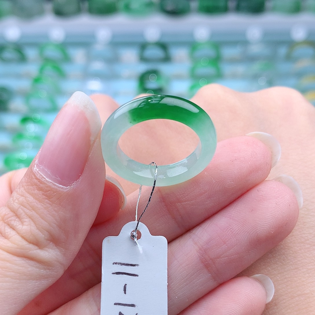 翡翠戒指未镶嵌缅甸翡翠A货