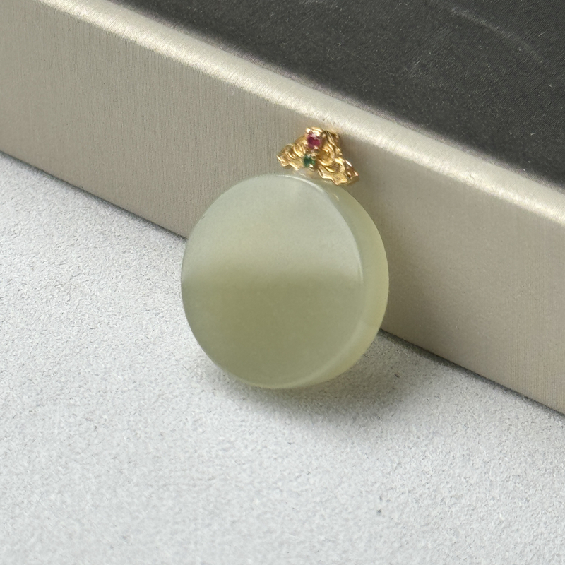 约19-20mm和田玉圆无事牌吊坠不含链