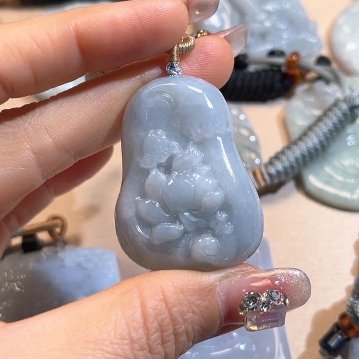 翡翠颈饰未镶嵌翡翠