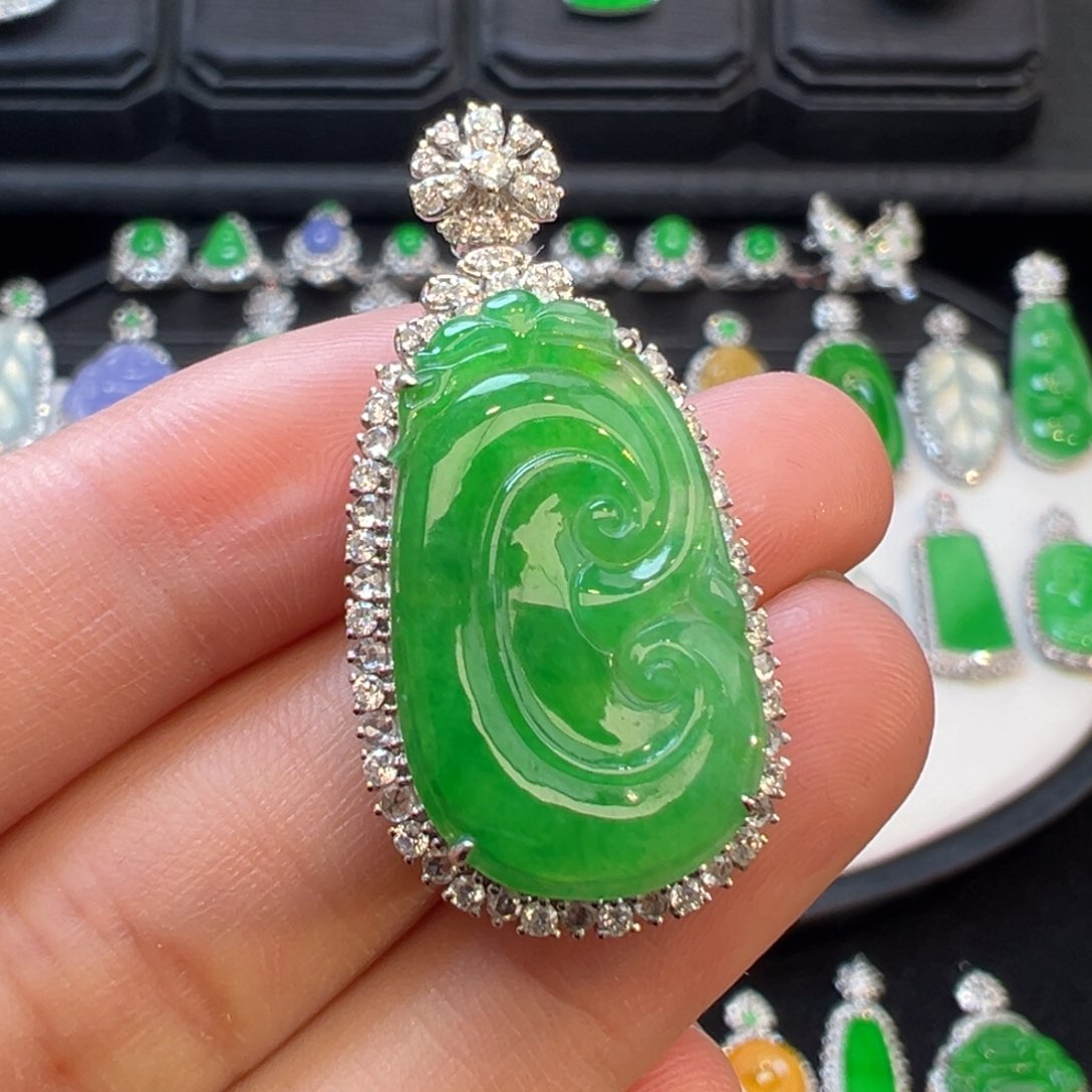 翡翠吊坠(不含链)18K金镶嵌S****学到货48小时鉴赏期