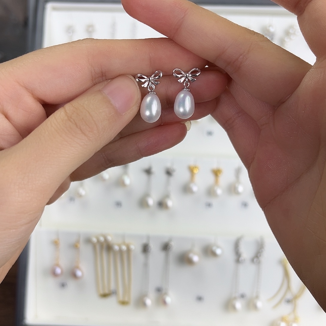 淡水珍珠银S925镶嵌耳饰