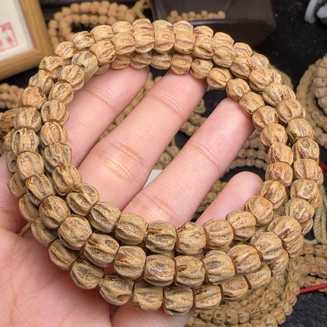 柏香籽/百香籽吊坠给***文