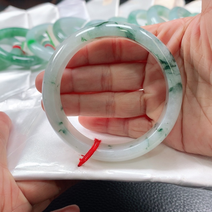 翡翠手镯未镶嵌58585757