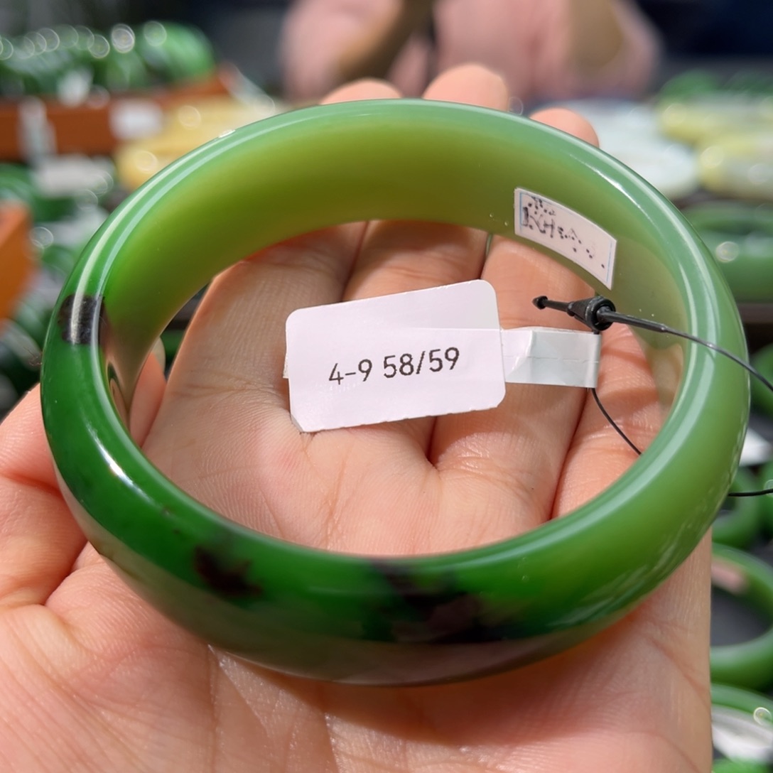 和田玉（碧玉）手镯未镶嵌