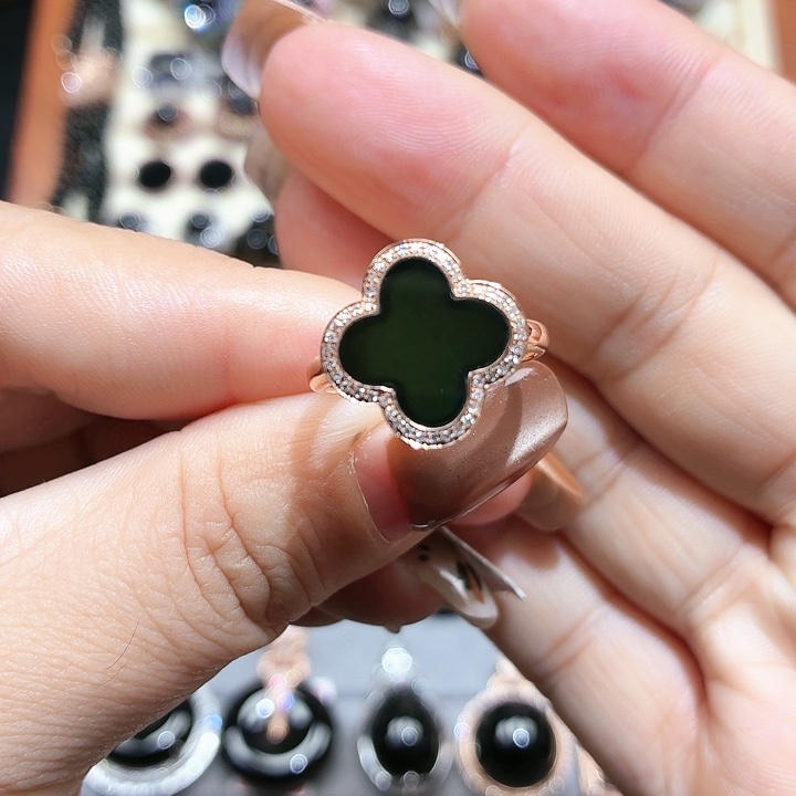 翡翠18K金镶嵌戒指