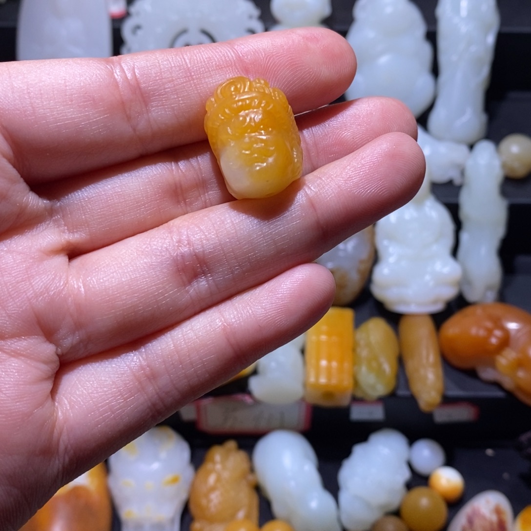 *****和田玉未镶嵌颈饰