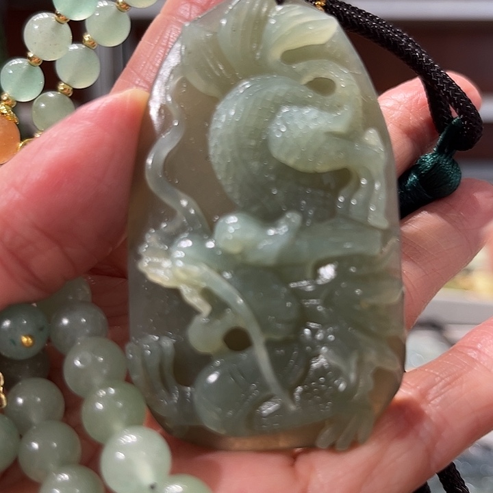 岫玉未镶嵌毛衣链