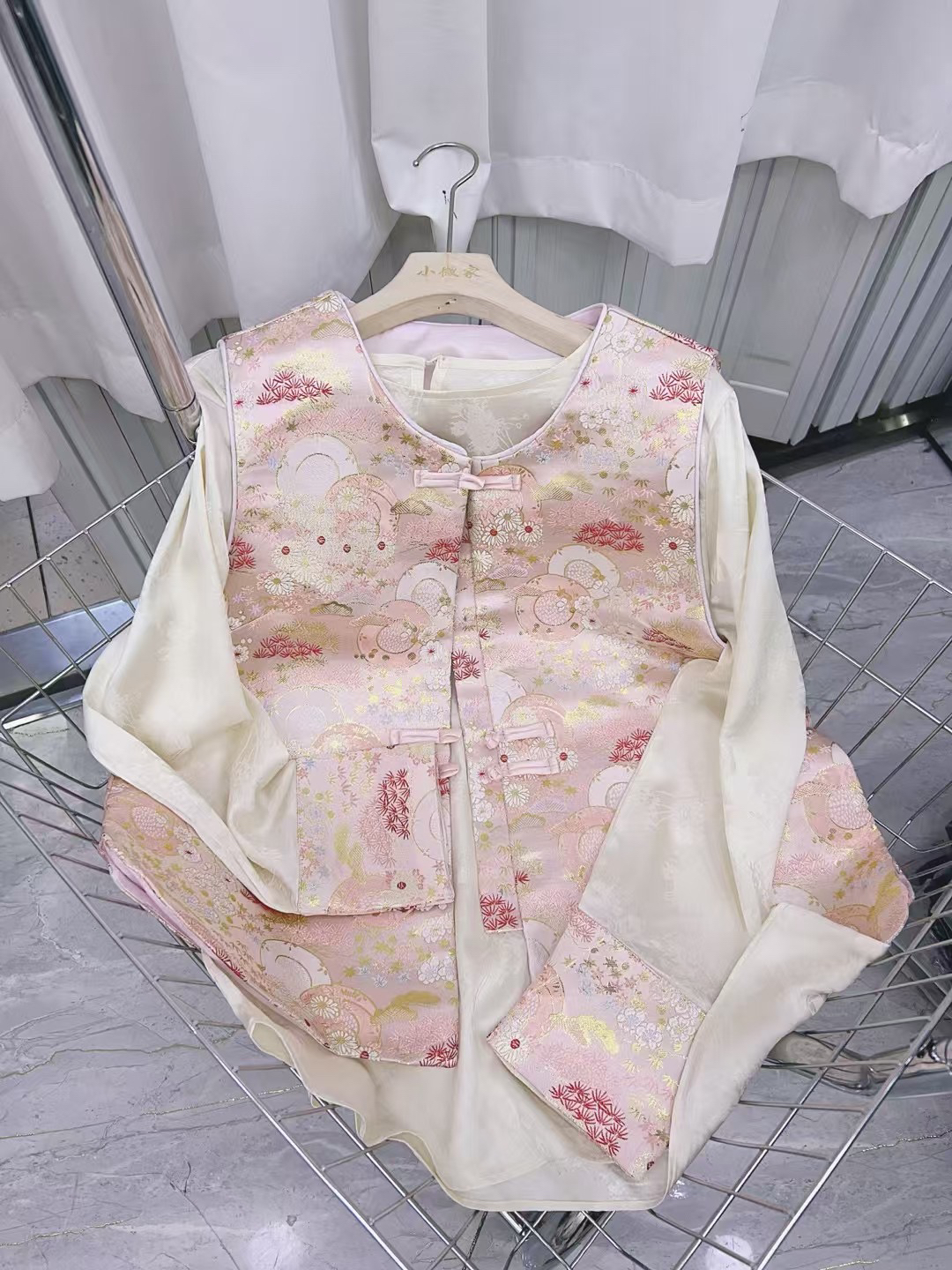 【大碗】新中式简约国风无袖马2025年春时尚气质长袖提花上衣两件套