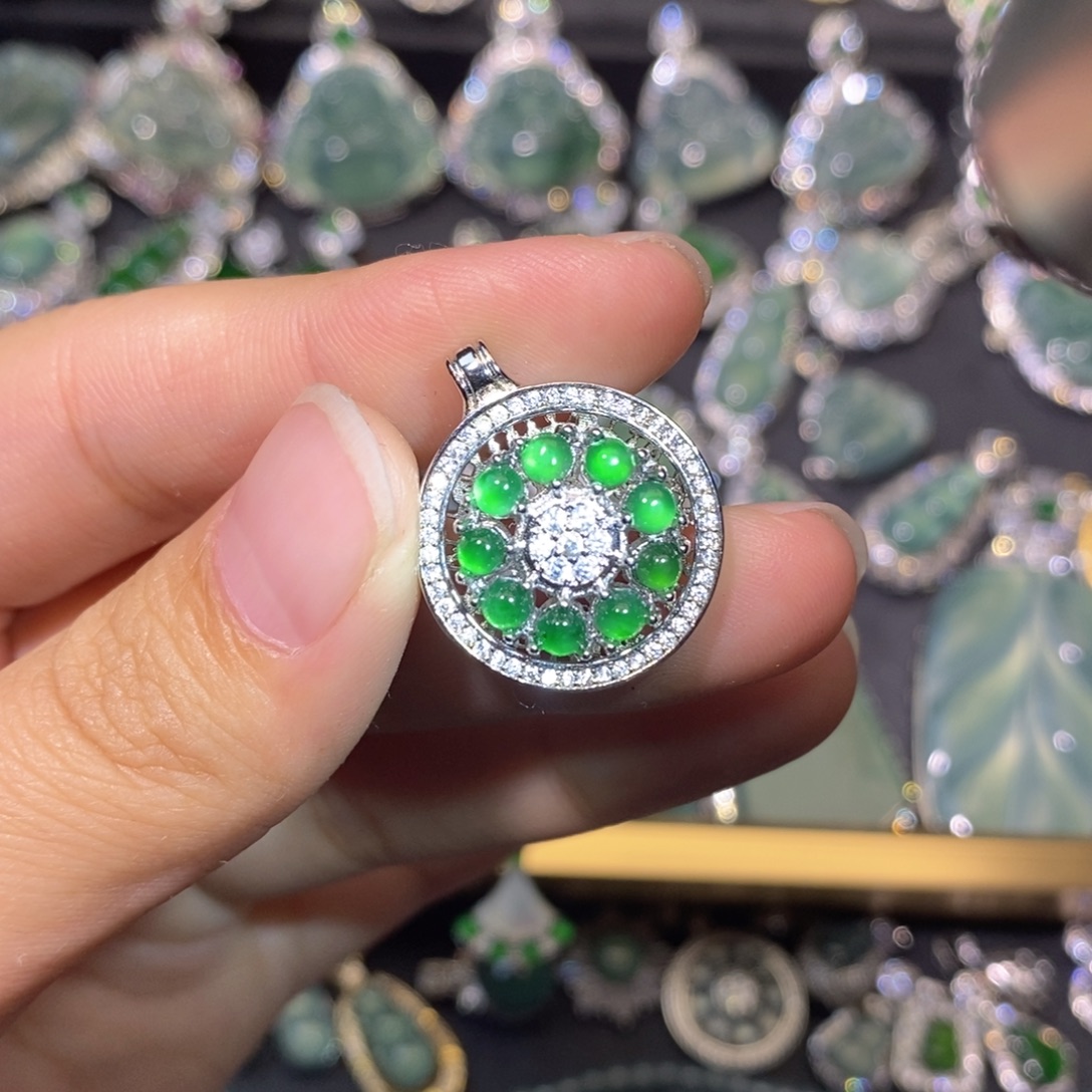 翡翠未镶嵌颈饰天然