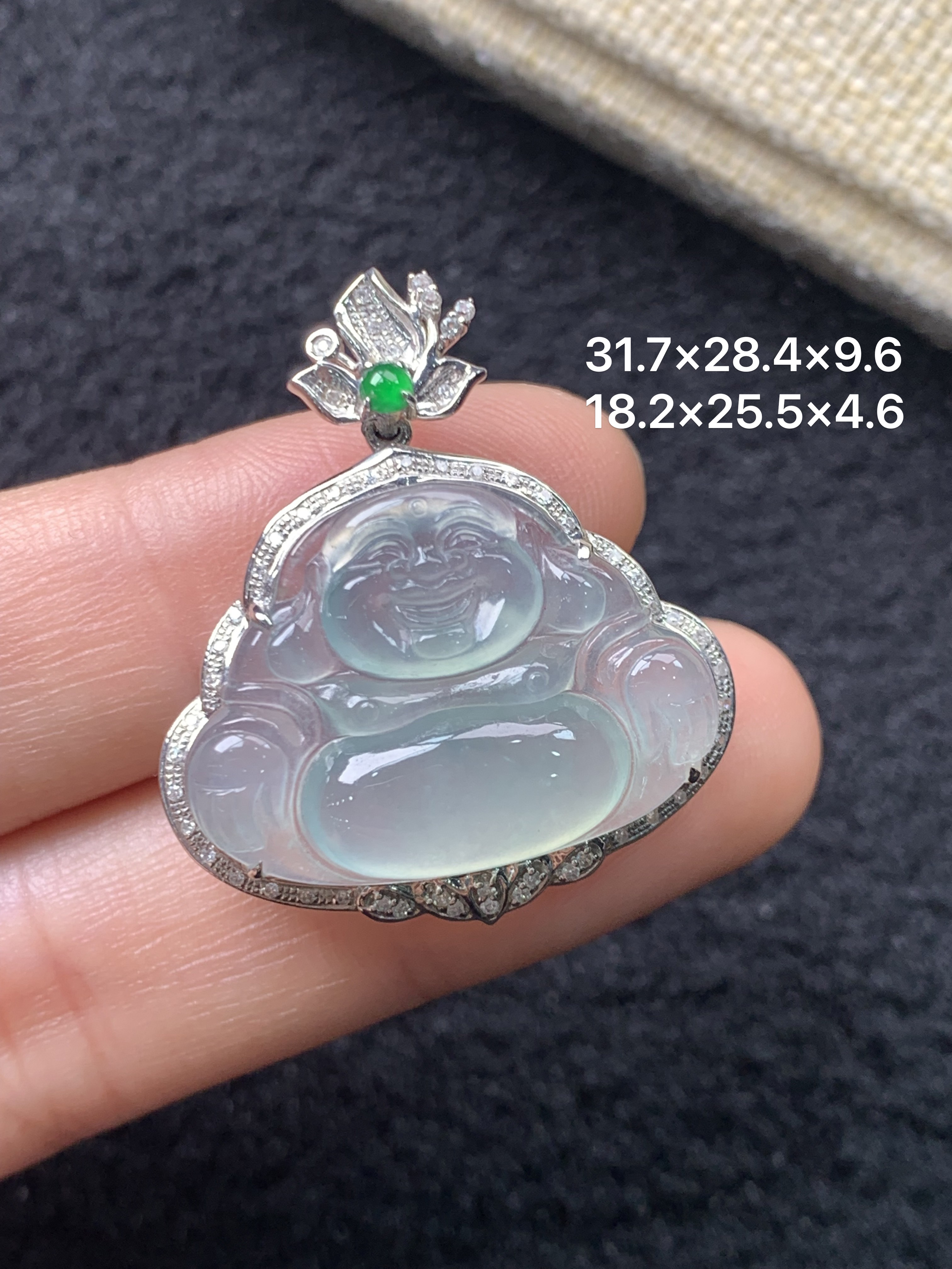 18K金镶嵌天然缅甸翡翠冰种佛公吊坠