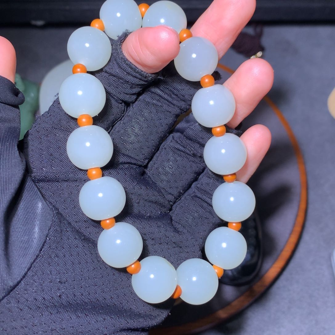 和田玉颈饰未镶嵌雨**晴