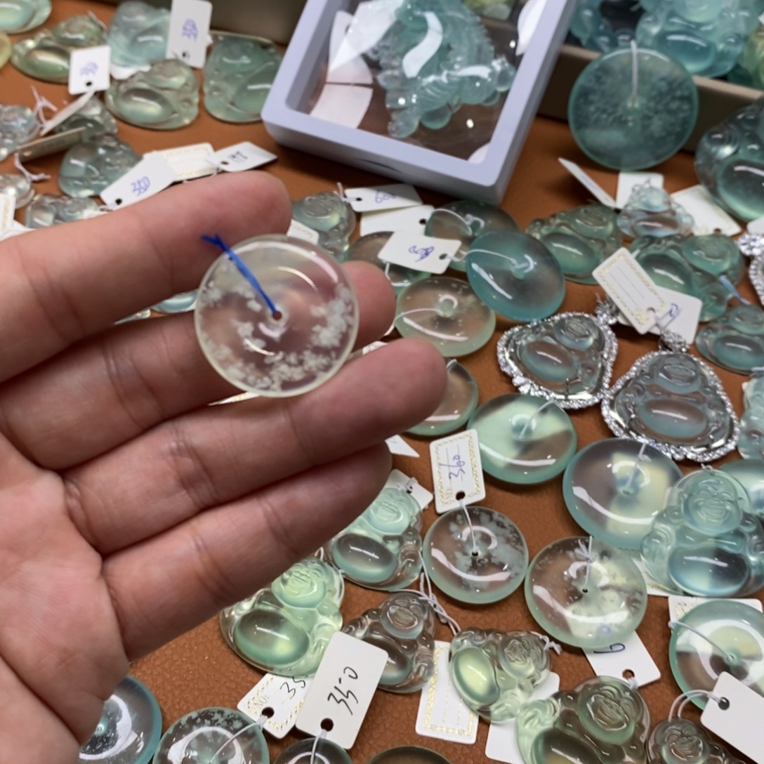 滴***橘蛇纹石玉未镶嵌颈饰