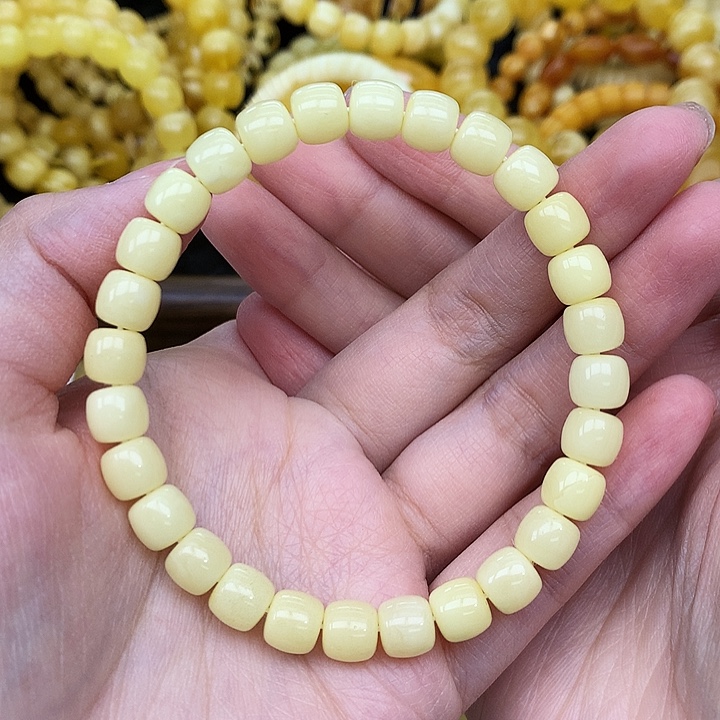 蜜蜡未镶嵌珠宝奇石