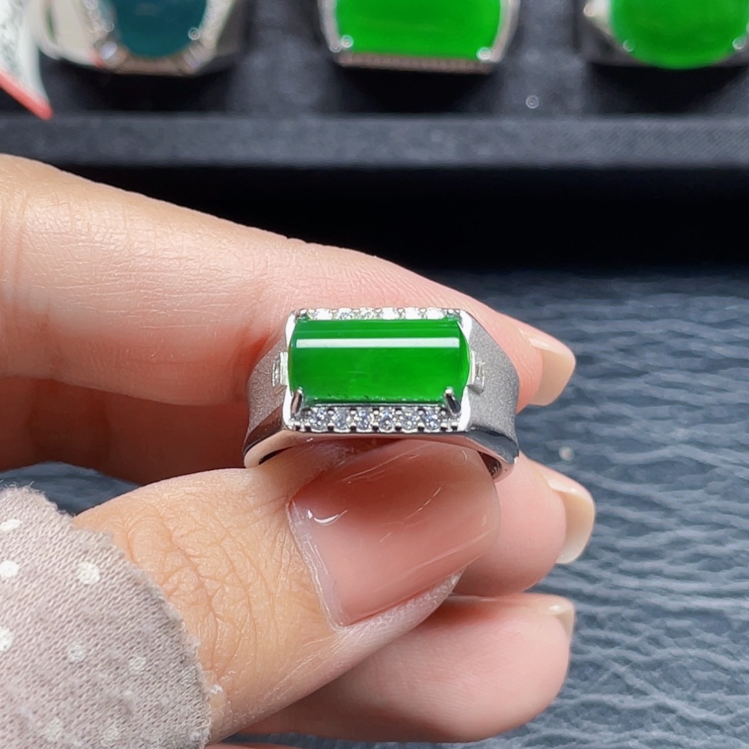 翡翠银S925镶嵌戒指天然A货翡翠没运费险3948