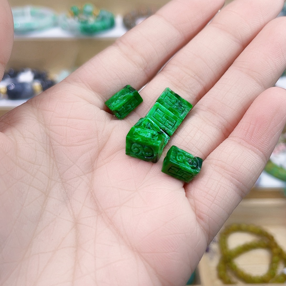 翡翠未镶嵌手链一对