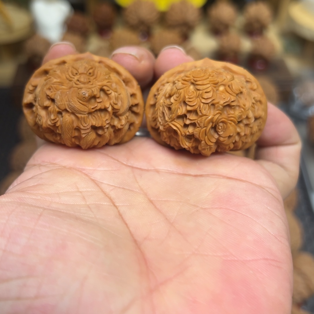 把件文玩核桃无*限龙凤呈祥宫灯核桃 边43