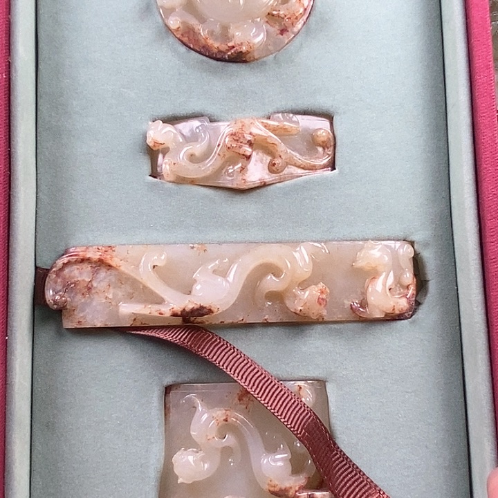 和田玉挂件未镶嵌叶**老