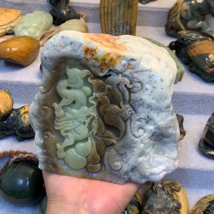 你***生岫岩河磨玉（透闪石质玉）未镶嵌把件