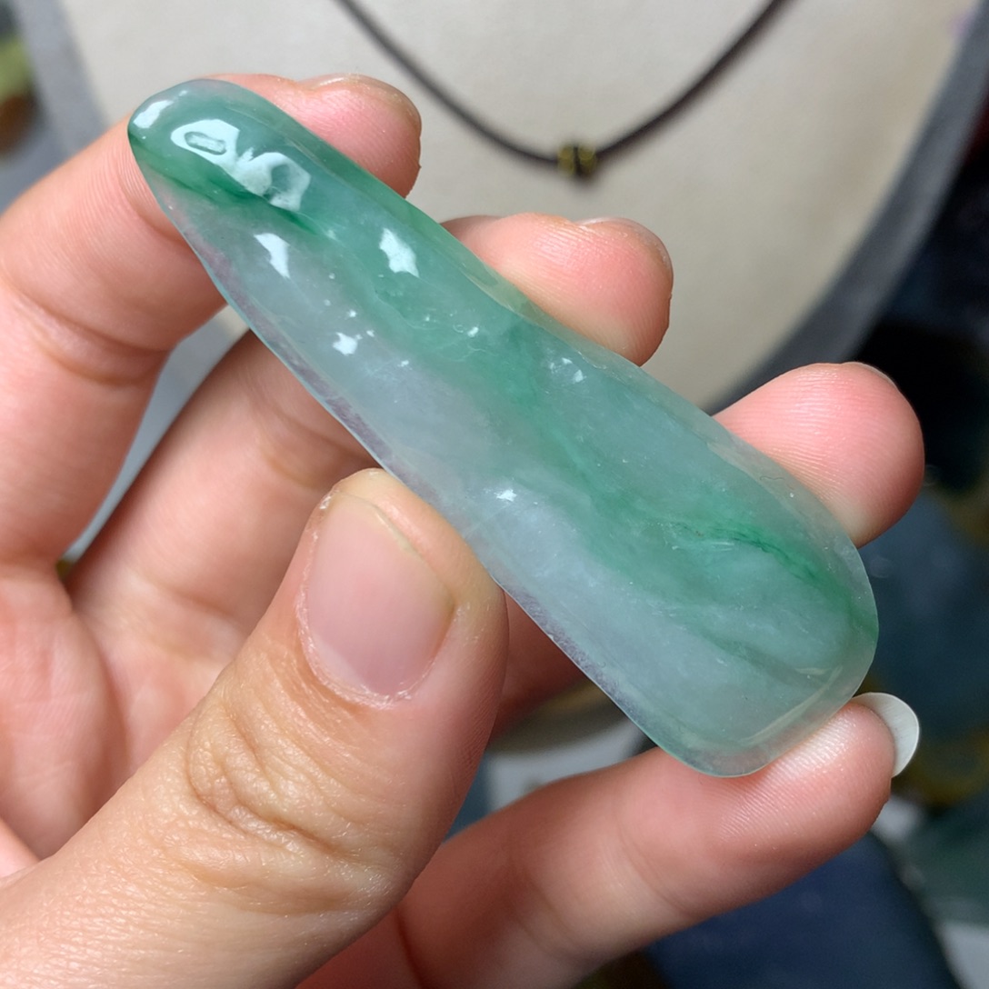 翡翠颈饰未镶嵌吊坠
