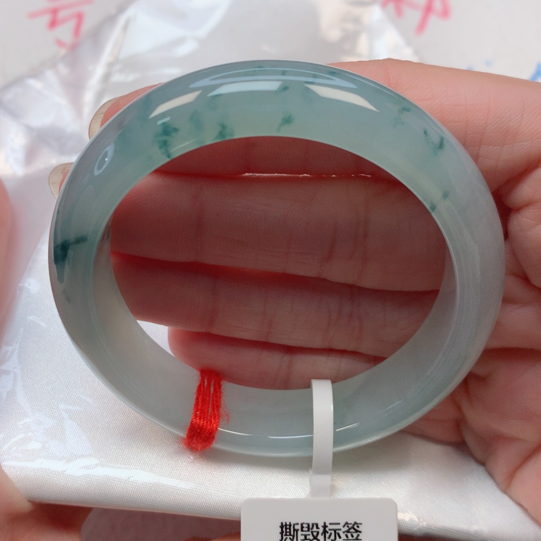 翡翠手镯未镶嵌52圈 蓝底飘蓝花 无包容 小万毕业强推