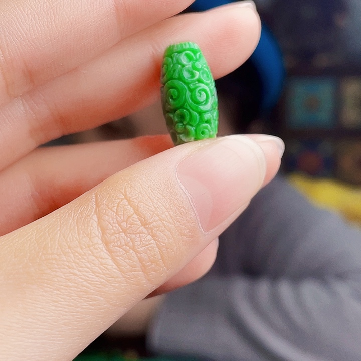 翡翠未镶嵌颈饰多样性