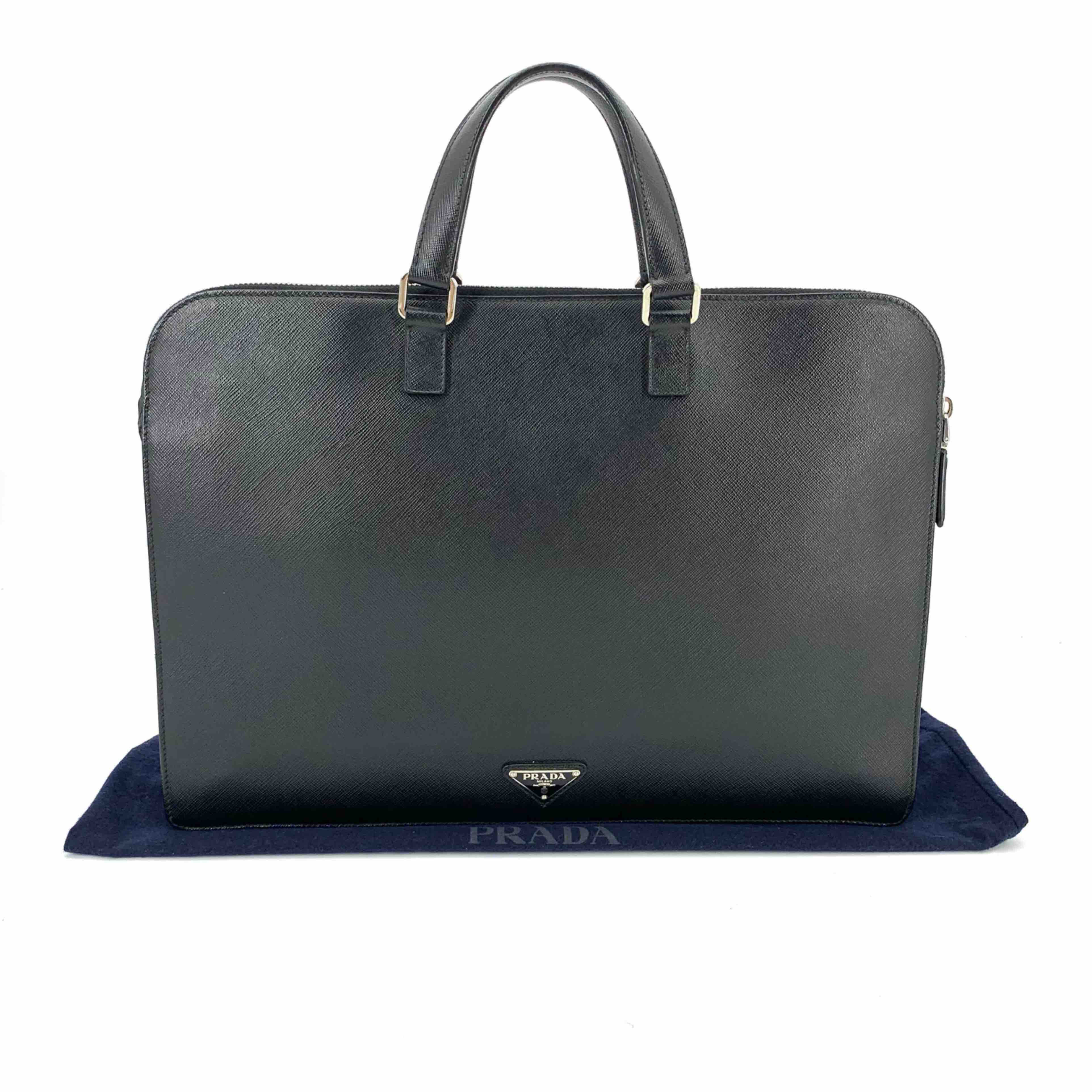 99新 Prada/普拉达 黑色全皮十字纹公文包 尺寸40/29时尚经典休闲