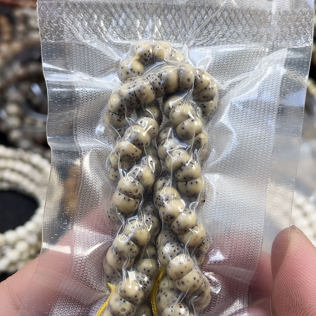 星月菩提手串石玉料大肠氧化特价尺寸5.8