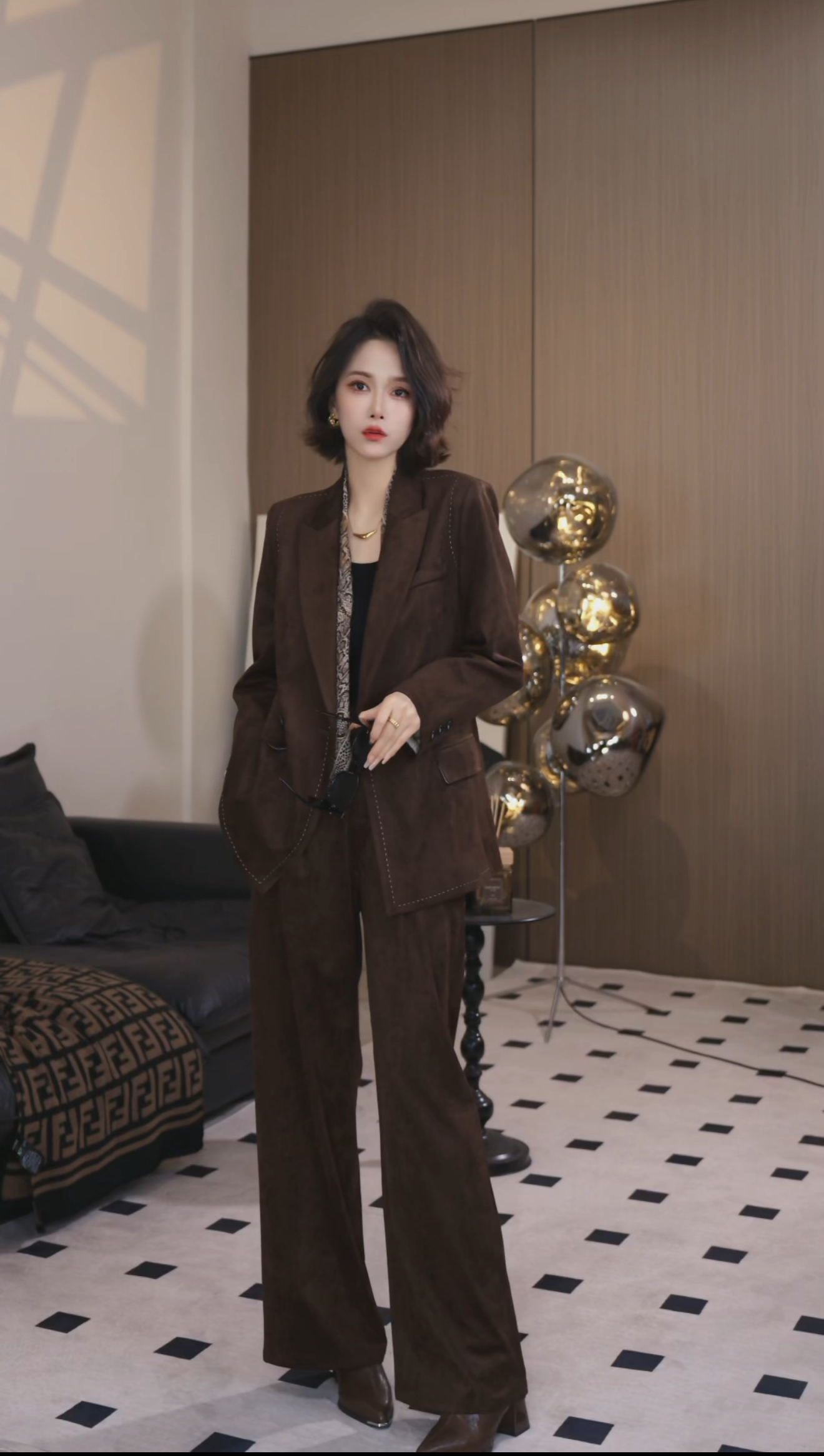 【YINGZI】麂皮绒轻奢气质设计感高级气质显瘦休闲两件套