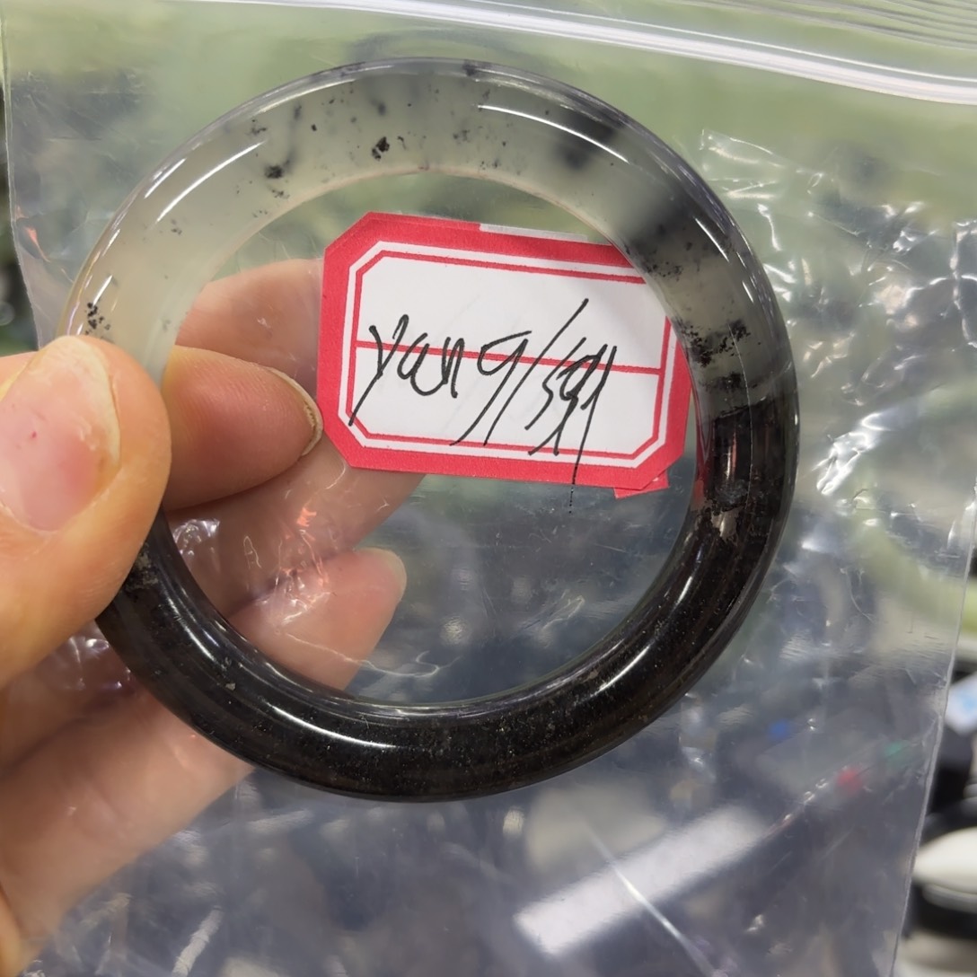 蛇纹石玉手镯未镶嵌Y****g