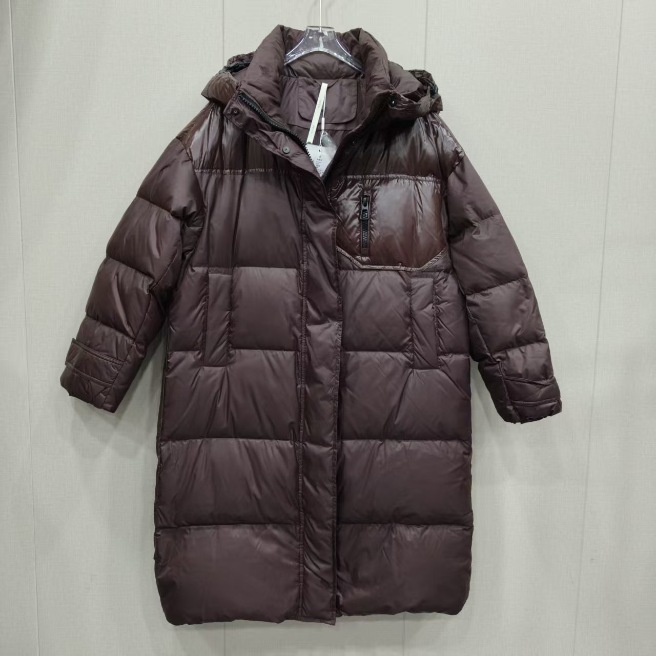 6539 棕色羽绒服