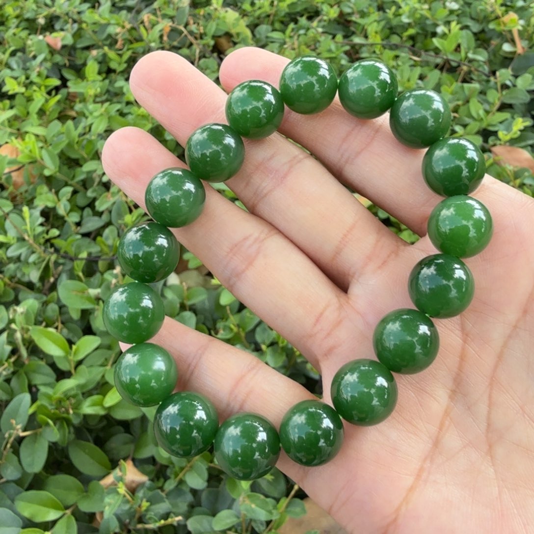 和田玉未镶嵌颈饰俄料碧玉白加绿豹哥Ｆ多样性拍一发一