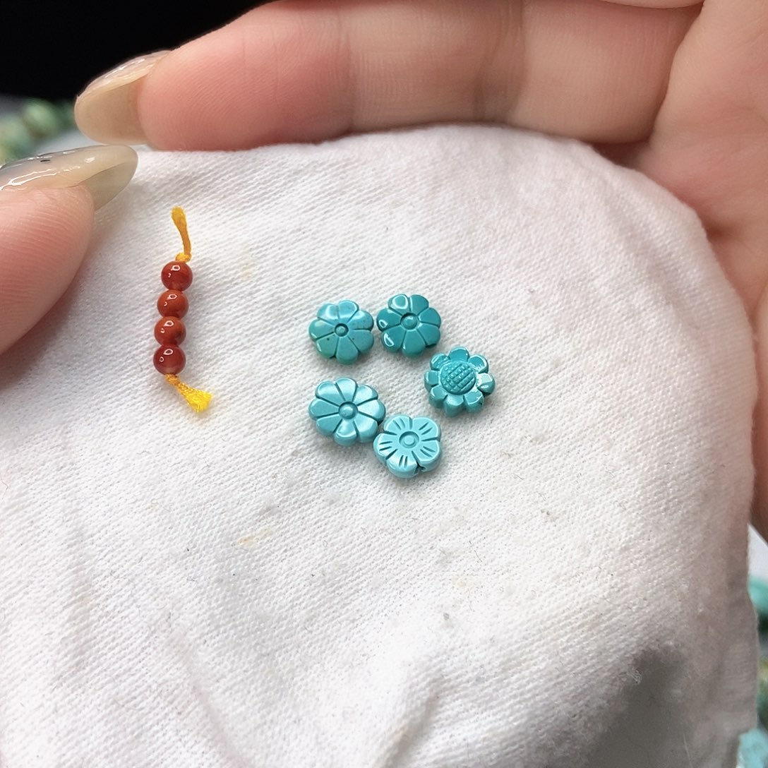 南红玛瑙未镶嵌珠宝奇石