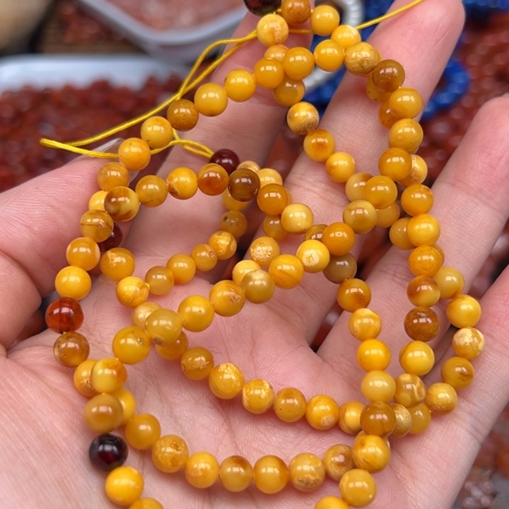 琥珀未镶嵌手链多样性